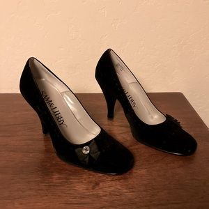 Sam and Libby 90s Velvet with Bow And Faux Stitch